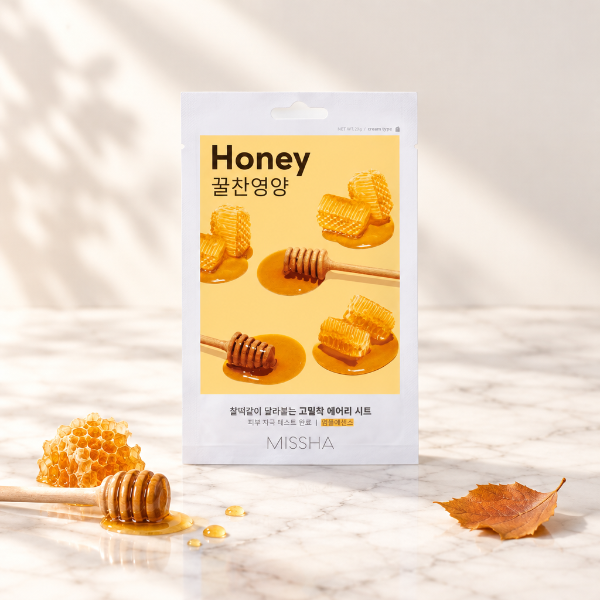 Mască MISSHA Honey în decor minimalist de toamnă